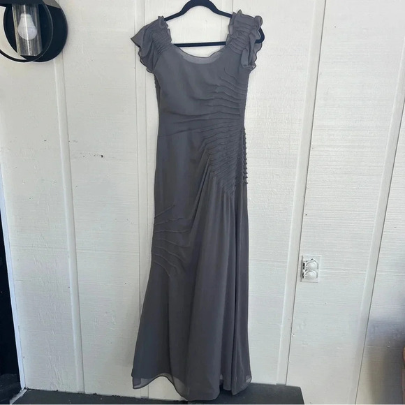 Vera Wang White Bridesmaid Gown Ruffle Scoop Neck Style VW360131 in Smoke Gray - Picture 3 of 8